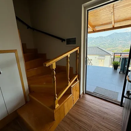 Sana Pensión Përmet